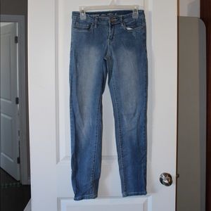 Rw&co light wash skinny boyfriend jeans size 27